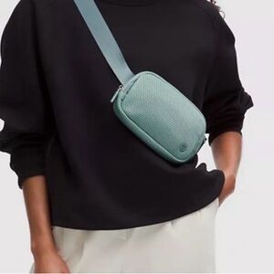 Lululemon Everywhere Belt Bag Knit Mesh Crater Blue